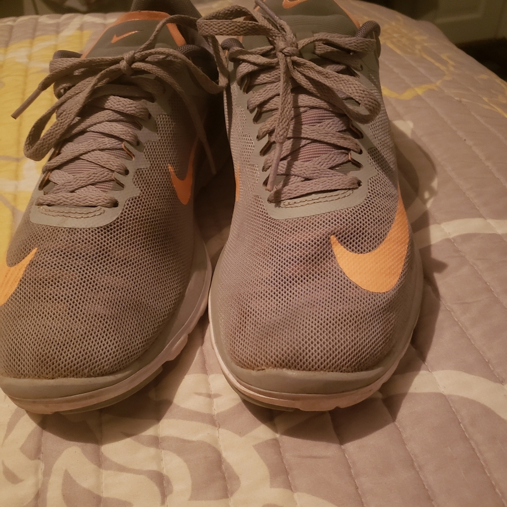 Shoes - Picture 6 of 9